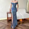 Vestido de Noite Elegante e Sofisticado com Ombreiras Caídas, Brilhante, para Mulheres, Adequado para Banquetes de Outono e Inverno, Anfitriãs e Desfiles de Moda com Fenda