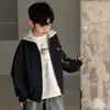 Chaqueta con Capucha de Otoño para Niños 2026 Nuevo Estilo Sudadera con Cremallera Infantil Primavera y Otoño Fresca y Elegante Moda para Niños