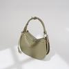 Nova Bolsa Meia-Lua de Couro Trançado Moda Casual Primavera 2026 Ombro Transversal Couro Genuíno Bolsa de Axila Design de Nicho