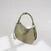 Moda Nova Primavera/Verão 2026 Bolsa Feminina Trançada Clássica Couro Bovino de Primeira Camada Meia-Lua Sob o Braço Ombro Transversal Comutador