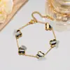 Pulsera de trébol de cuatro hojas luz de lujo alto nivel explosiones transfronterizas mujeres al por mayor accesorios de joyería joyería nicho joyería