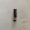 Un Juego de Resortes de Posicionamiento de Horquillas de Engranaje y Bolas para Caja de Cambios de Tractor de Mano y Resortes y Bolas de Posicionamiento para Rotocultivador