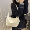 Moda Outono 2026 Bolsa de Veludo Formato Dumpling Feminina Grande Capacidade Bolsa Transversal para o Dia a Dia Bolsa de Ombro