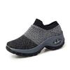 Zapatos casuales de exterior para mujer de primavera y otoño, tenis transpirables de tejido volador, nuevos zapatos de senderismo para viaje, zapatos con plataforma para aumentar la altura y amortiguación de aire