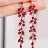 Pendientes de borla geométrica incrustados de diamantes Europa y Estados Unidos exagerados de alta gama temperamento pendiente de gota tendencia personalidad Joker joyería para la oreja al por mayor