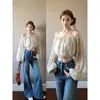 Top chic e bonito estilo francês ombro a ombro para mulheres, top curto de bolinhas ombro a ombro para primavera e outono, absolutamente deslumbrante e único, camisa elegante de manga longa