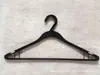 Percha blanca desechable para tintorería, antideslizante, plástico negro, tienda de lavandería, fábrica de ropa, percha Zhongli