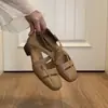 Sandalias romanas huecas vintage estilo francés 2026 verano nicho para mujer, tacón bajo, para exteriores, sandalias de cuero con tira cruzada y velcro