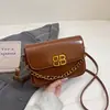 Bolsa Simples Fashion Retrô para Mulheres 2026 Nova Primavera Bolsa Quadrada Pequena de Alto Padrão Bolsa Transversal Versátil de Nicho Francês