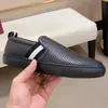Mocassins Europeus de Couro Genuíno Masculino Casuais Slip-On Respiráveis Sapatos Masculinos de Camurça Tendência