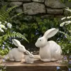 Figuras de Animais de Madeira Estilo Europeu Retro Transfronteiriças de uma Família de Três Coelhos para Jardim, Pátio, Varanda, Adereços de Exibição ao Ar Livre