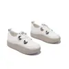 Zapatos Blancos de Suela Gruesa Estilo Influencer para Mujer 2026 Nuevos Zapatos de Lona con Hebilla Metálica Transpirables Suela Suave Casual Deportivos Zapatos de Tabla