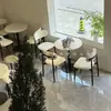 Mesa de jantar branca e cadeiras de loja de bolos estilo francês, mesa de reunião de cafeteria, cadeiras estofadas, mesa redonda moderna minimalista de placa multicamada