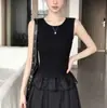 Regata de alta qualidade estilo francês, luxo leve, com babados, para mulheres, verão 2026, acinturada, modeladora, super estilosa, sem mangas, top elegante