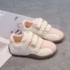 Otoño 2026 Nuevos Zapatos Casuales de Velcro para Niños Zapatos Deportivos Ligeros para Niños Zapatos Planos Versátiles para Niñas de Moda