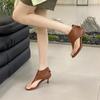 Primavera 2023 nueva moda combinable de alta gama punta redonda cremallera lateral personalidad chanclas tacón alto sandalias romanas
