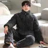 Pijama de Invierno para Hombre Engrosado Forrado de Polar Acolchado de Tres Capas Cálido Coral de Terciopelo Conjunto de Ropa para el Hogar de Talla Grande para Hombre