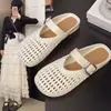 Moda Feminina 2025 Verão Baixo Retro Padrão Trançado Vazado Bico Redondo Rasteirinha Versátil Doce Meia-Sapatilha