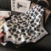 Bufanda de seda ligera de lujo para mujer, bufanda presbiteriana con letras, bufanda cuadrada de seda sintética de 70 cm, bufanda de moda para todo tipo de combinaciones, chal multiusos.