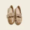 Sapatos Femininos de Camurça com Camélia Estilo Francês Camada Única Sapatos de Ballet Planos Retrô Sapatos de Festa Sapatos Mary Jane com Tiras Cruzadas