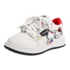 Tênis infantil de cano baixo, novo modelo de outono, sapatos brancos para meninas, gato KT de desenho animado, sapatos esportivos casuais fofos, sola macia, antiderrapante