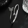 Pulsera de Mano Personalizada de Zirconia Micro-Pavé con Electrochapado de Oro Real para Mujer, Pulsera de Uñas de Mariposa con Letra H de Alta Gama, Pulsera de Lujo Accesible