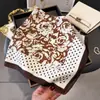 Bufanda de Seda con Estampado de Rosas Románticas, Chal Versátil de Alta Gama, Bufanda para el Cuello con Protección Solar, Pañuelo para la Cabeza, Bufanda para Mujer