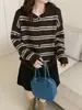 Cárdigan de Punto con Capucha a Rayas Retro Color-Block para Mujer, Nuevo Estilo Casual Versátil Holgado para Otoño/Invierno 2026