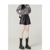 Calça Casual Feminina de Couro PU Preto Estilo Americano Picante, Temporada de Primavera, Shorts Bootcut Justos no Quadril, Cintura Alta, Linha A, Perna Larga