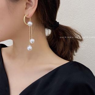 Estilo de dois usos adequado para rostos redondos, brincos longos de borla de pérola para mulheres, o mesmo estilo de celebridades da internet, brincos de temperamento e personalidade, brincos coreanos 两戴款适合圆脸的流苏长款珍珠耳环女网红同款气质个性耳饰韩耳坠