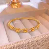 Pulsera cruzada de diamantes completos transfronteriza para mujer, con un diseño de lujo ligero y único con piedras de circonita cúbica, versátil para el uso diario, un accesorio moderno y popular