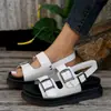 Venta Caliente Sandalias Deportivas de Suela Gruesa Estilo Francés para Mujer Moda de Verano Sensación de Alta Gama 2026 Nuevas Zapatos de Playa Romanos de Suela Plana Super Calientes