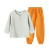 Conjunto de verão para bebês: algodão plissado, respirável, camiseta de manga comprida color-blocking e calça jogger conjunto de duas peças para meninos e meninas, fresco e à prova de mosquitos