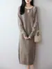 Nuevo Vestido de Punto de Lana Pura para Mujer Otoño/Invierno 2026 Cuello Redondo Botones de Perla Suelto Vestido Largo Suéter