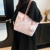 Bolsa de Lona Graffiti Feminina 2024 Nova Bolsa de Ombro Casual Versátil Grande Capacidade Estudante Aula Deslocamento Sacola Tote