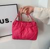 Bolsa Feminina Bordada com Linha, Grande Capacidade, Bolsa de Ombro Acolchoada com Corrente da Moda, Novo Estilo 2026, Inspirada em Chanel, Bolsa Transversal Estilosa e Versátil