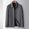 Chaqueta de lana hecha a mano para hombre con cuello de solapa, cierre de cremallera, forro desmontable de plumón de pato blanco al 90%, adecuada para hombres de mediana edad, una prenda exterior de negocios cálida y elegante para el invierno