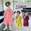 Traje de camiseta de manga corta de verano para niños Traje para niños de jardín de infantes Conjunto de dos piezas de verano para niños de 3 años