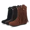 24 Botas de Mujer Otoñales de Cinco Estrellas con Borlas para Aumentar la Altura 2026 Comercio Exterior Otoño Nuevo Estilo Europeo y Americano Gamuza Punta Redonda Cremallera Lateral Media