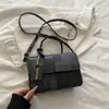 Nova Bolsa Quadrada Pequena Vintage de Verão 2026 para Mulheres, Bolsa de Ombro Transversal Simples e Versátil, Bolsa de Mão Fashion e Elegante