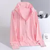 Estilo Popular Minimalista 1698 Ropa Exterior Delgada con Protección Solar para Parejas 2026 Verano Secado Rápido Chaqueta para la Piel Moda con Capucha Transpirable