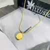Collar con Colgante de Corazón de Acero de Titanio para Mujer, Estilo de Lujo Ligero Europeo y Americano, Diseño Único de Nicho, Joyería que No se Desvanece