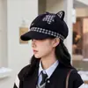 Sombrero Octagonal Estilo Coreano Orejas de Gato Boina de Lana Gorra de Periodista Bordado de Letras Sombrero de Pintor Orejas de Gato Versátil para Viajar Estudiante