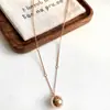 Colar de Amor Banhado a Ouro Rosa em Aço Titânio para Mulheres, Corrente para Clavícula, Pingente de Letra Moderno, Versátil de Alta Qualidade, Estilo Fresco