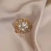 Novo broche estilo antigo de alta qualidade ins para mulheres estilo chinês leque borla pino de terno placket de pressão cheongsam corsage atacado