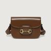 Más fáciles de combinar con bolsos diarios, Diseño de nicho, Bolsos de hombro de moda y tendencia con hebilla de herradura para mujer, Al por mayor 1955 Bolsos Silla, Mini