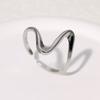 Anel de Aço Titânio com Ondas Hidráulicas Transfronteiriço Estilo Ins Feminino Moda Onda Personalidade Aberto Ajustável Anel de Dedo Nicho