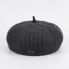 Boina retro a rayas de estilo japonés para otoño, moderna y elegante, perfecta para mujeres, un sombrero de pintor versátil y un sombrero de calabaza de moda