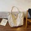 Bolsa Grande de Bolinhas 2026 Novo Estilo Tendência Moda Bolsa de Ombro Único para Estudantes Universitários Aula Deslocamento Personalidade Bolsa de Compras