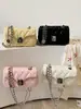 Bolsa Pequena Quadrada Acolchoada com Corrente Estilo Chanel de Alto Padrão Nova 2026 para Mulheres, Bolsa de Ombro e Transversal Versátil e na Moda